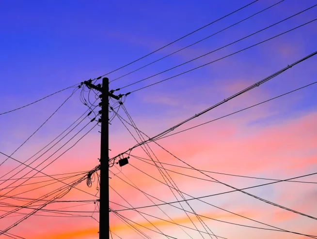 Instalación de Líneas Eléctricas en Zonas Costeras - Costa Rica