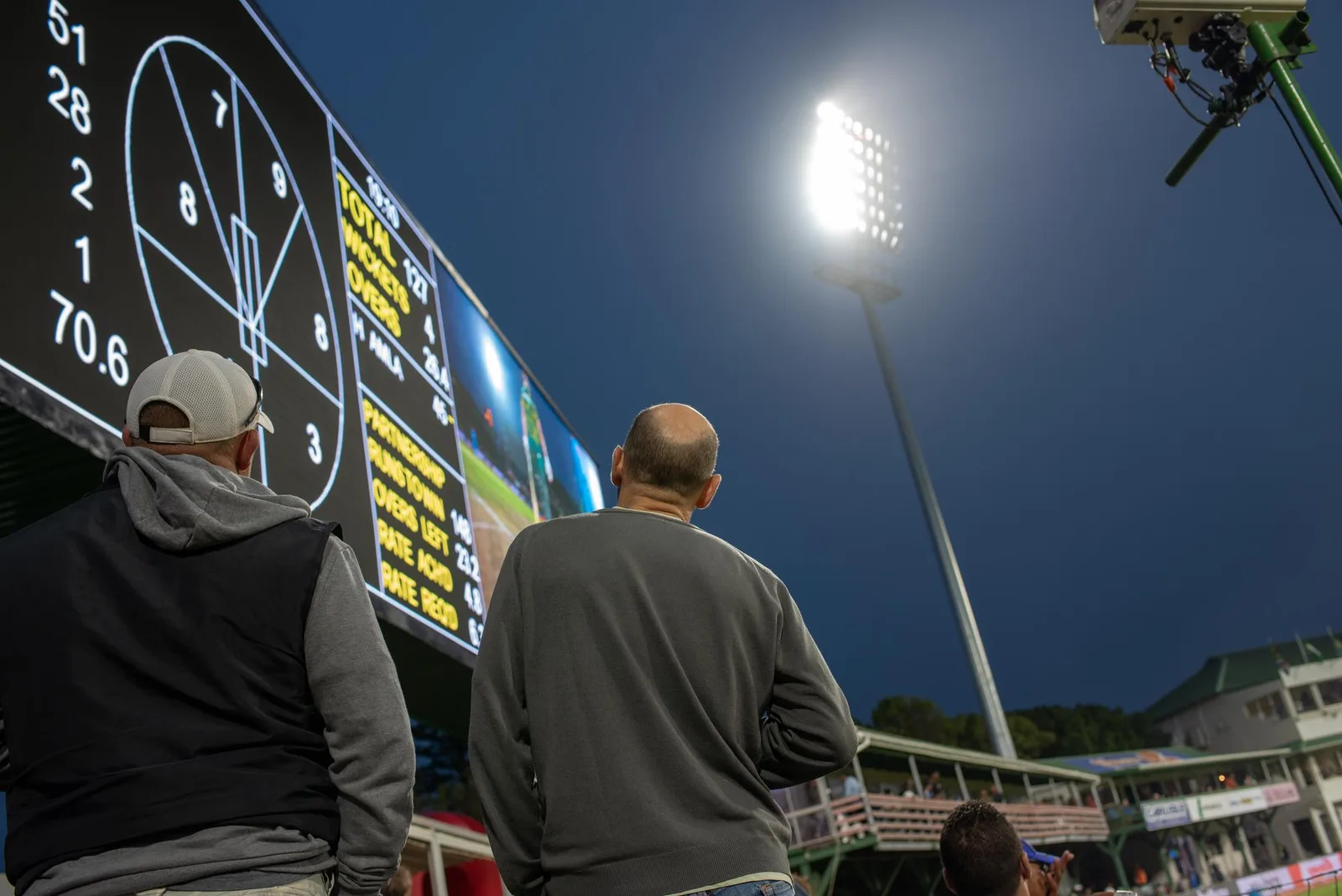¿Qué aspectos considerar para la iluminación de estadios en Costa Rica?